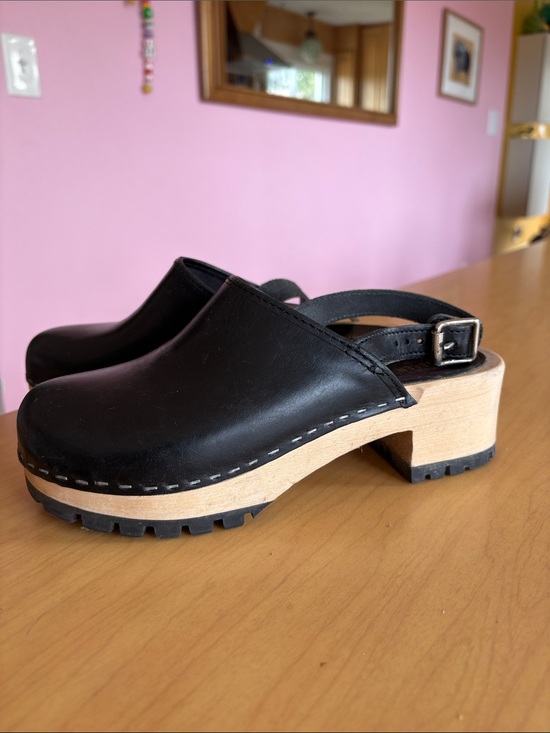Swedish Hasbeens Shoes - Swedish Hasbeens Black Leather Slingback Clogs with Natural Wood Sole 7.5